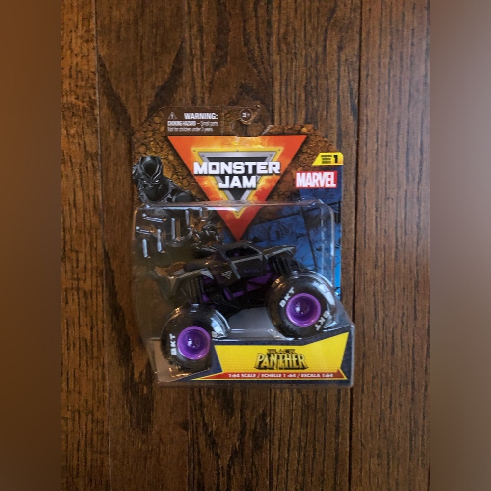 *NWT* Monster Jam Monster Trucks x Marvel Black Panther - Series 1 - 1:64 Scale